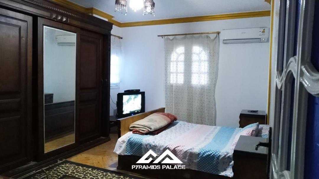 Photo of Bedroom in Pyramids Gardens