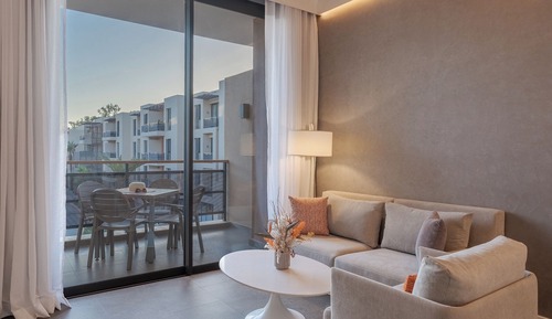 CR7 Suite Avenue