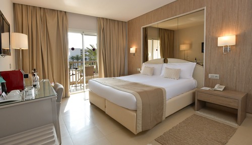 Standard Room, 1 Queen Bed