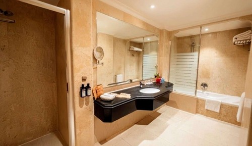 Deluxe Room, 1 King Bed, Sea View