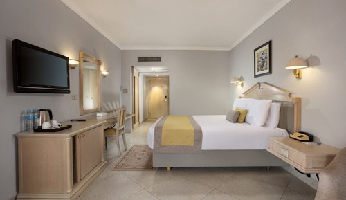Standard Double Room, 2 Twin Beds, City View