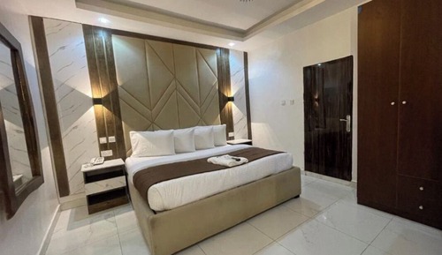 Family Single Room