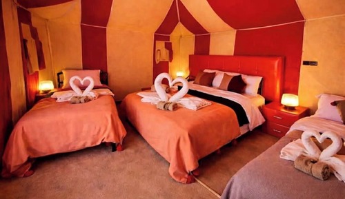 Deluxe Triple Room, Balcony, Desert View