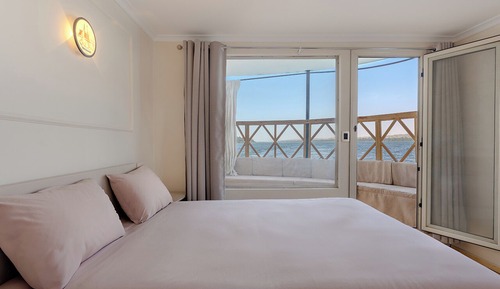 Suite, Balcony, River View