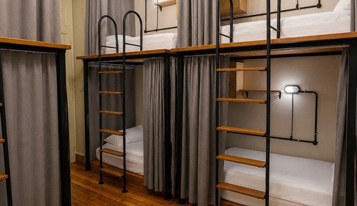 Deluxe Shared Dormitory, Women only