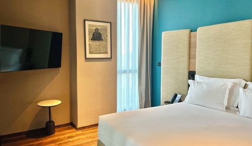 Signature Room (THE TRIPLE 9)