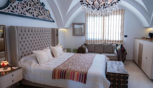 Deluxe Suite, Garden View