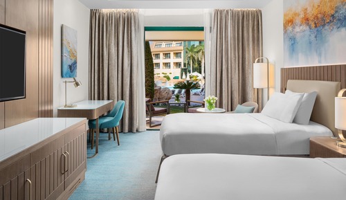 Room, 2 Twin Beds (Pool Floor)