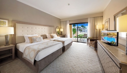 Superior Room (Queen or Twin, Swim Up)