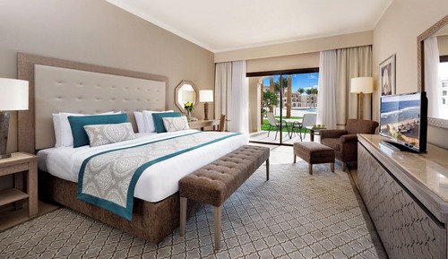 Family Room, 1 Queen Bed, Garden View (Deluxe)