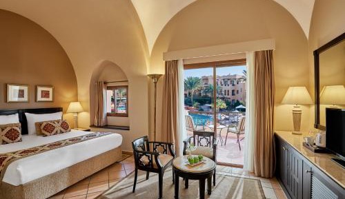 Superior, Queen or Twin Bed, Pool View