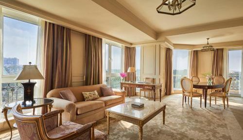 Diplomatic Suite