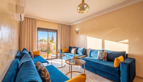 Deluxe Two-Bedroom Apartment with Garden View
