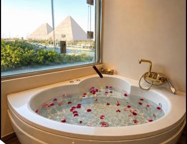 Deluxe Suite with Spa Bath