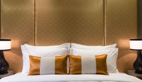 Superior King Room with View