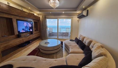 Three-Bedroom Apartment with Balcony