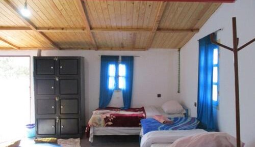6-Bed Mixed Dormitory Room