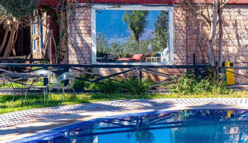 Suite with Pool View