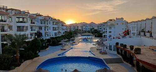 Two-Bedroom Apartment with Balcony and Sea View