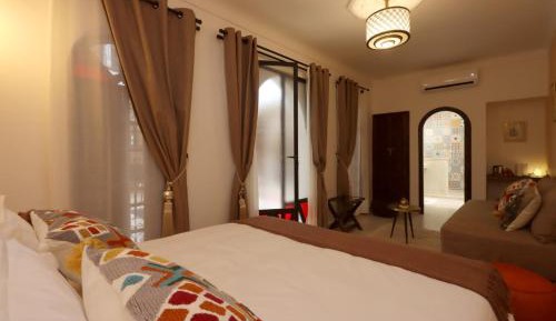 Deluxe King Suite
