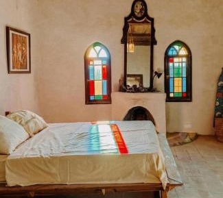 Deluxe Room (2 Adults + 1 Child)