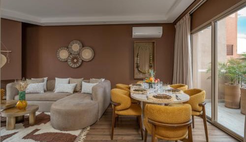 Two-Bedroom Deluxe Apartment with Balcony