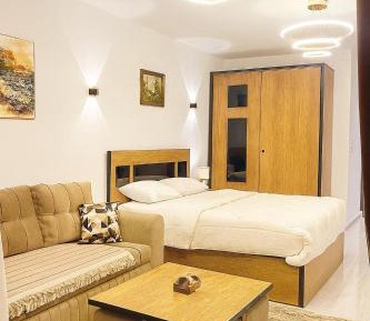 Deluxe Room (2 Adults + 1 Child)