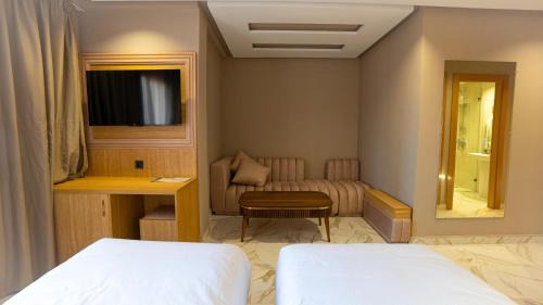 Triple Room with Pool View