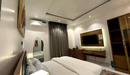 Deluxe King Room