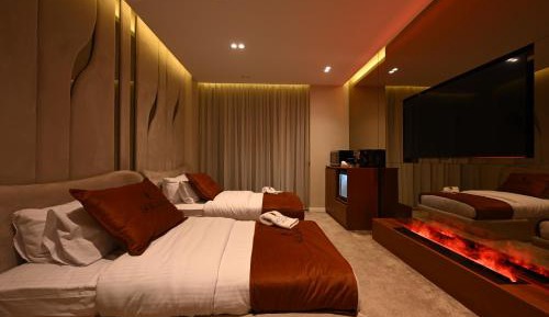 Twin Room with Balcony
