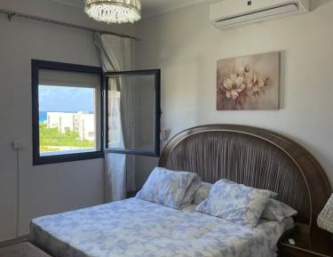 Room #1474683801