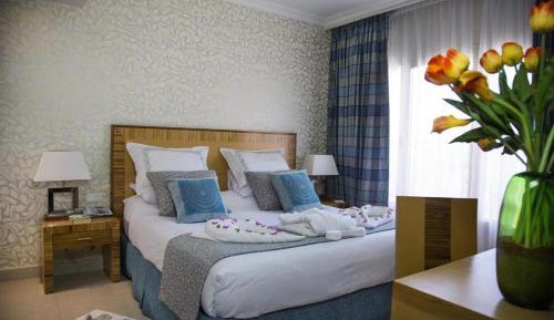 Standard Room with Mountain View