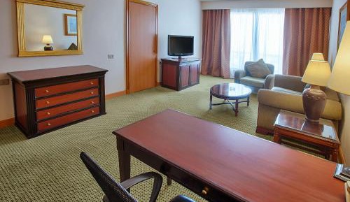 Queen Family Room