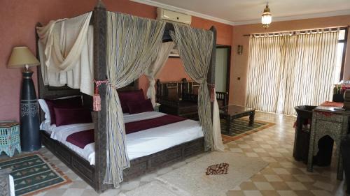 Suite with Mountain View