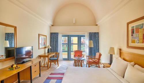 Standard Room Garden and Mountain View King Bed