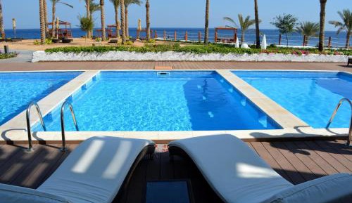 Deluxe Swim-Up Room