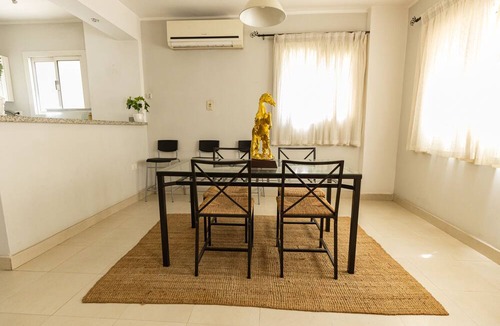 Taqseem Laselky Apartment | Lily Mint Retreat Inviting 3BR Apartment