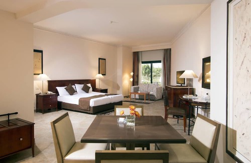 Dream Land Hotel | Swiss Inn Plaza