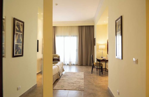 Dream Land Hotel | Swiss Inn Plaza
