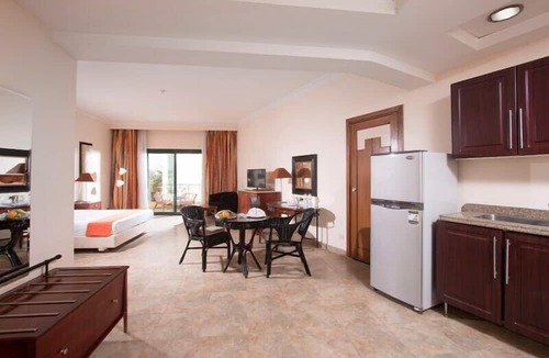 Dream Land Hotel | Swiss Inn Plaza