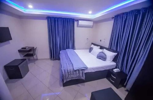 Somolu Hotel | WAJE HOTEL