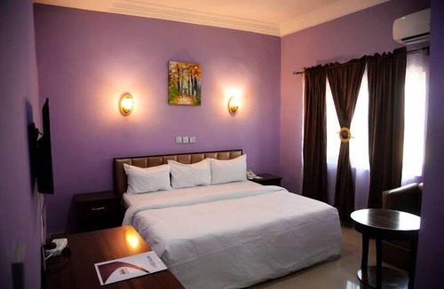 Ibadan House | Harrington Inn