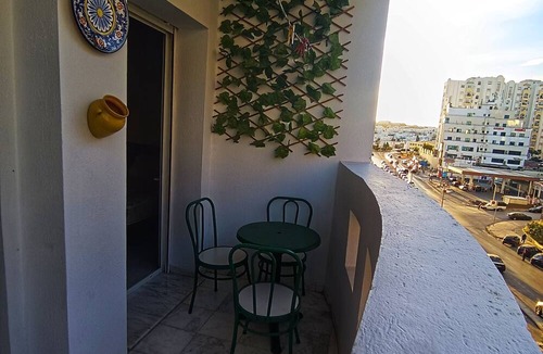 Ennasr Apartment | the best place with the best view-5 minutes to clinics-10 minutes to the airport