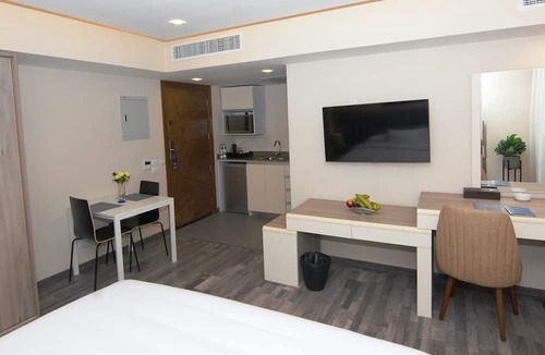 Heliopolis Apartment | Ocean Blue Studios