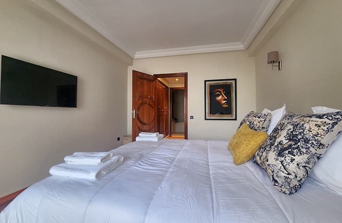 Racine Apartment | The 501 Racine by IB Signature Spacious 3BR 160m² Luxury & Comfort