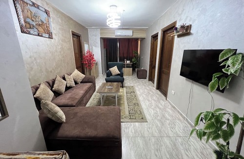 As-Sayidah Zaynab Apartment | Luxury Downtown Apartment with Stunning View – 3 Bedrooms, Sleeps 8, 2 Bathroom