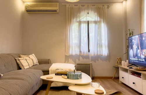 Al Rehab Apartment | Cozy hideout khan with garden oasis and king bed