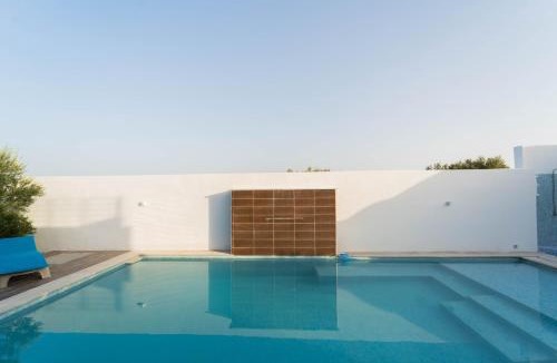Bir Bou Rekba Apartment | 3-Bedroom Villa with Private Pool Studio