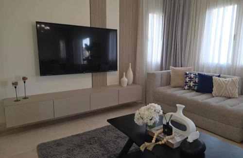 Al-Khalifa House | Private Pool 5BR Villa at Celesta Hills with Golf Views