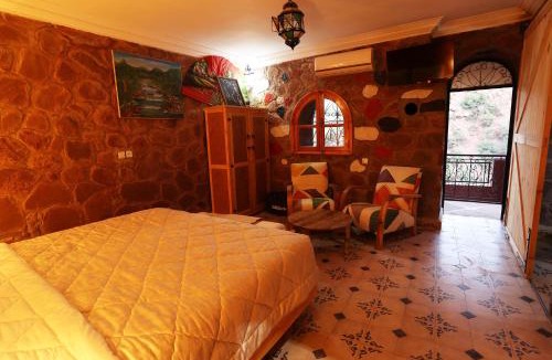 Sti Fadma House | laurier Rose Hostel